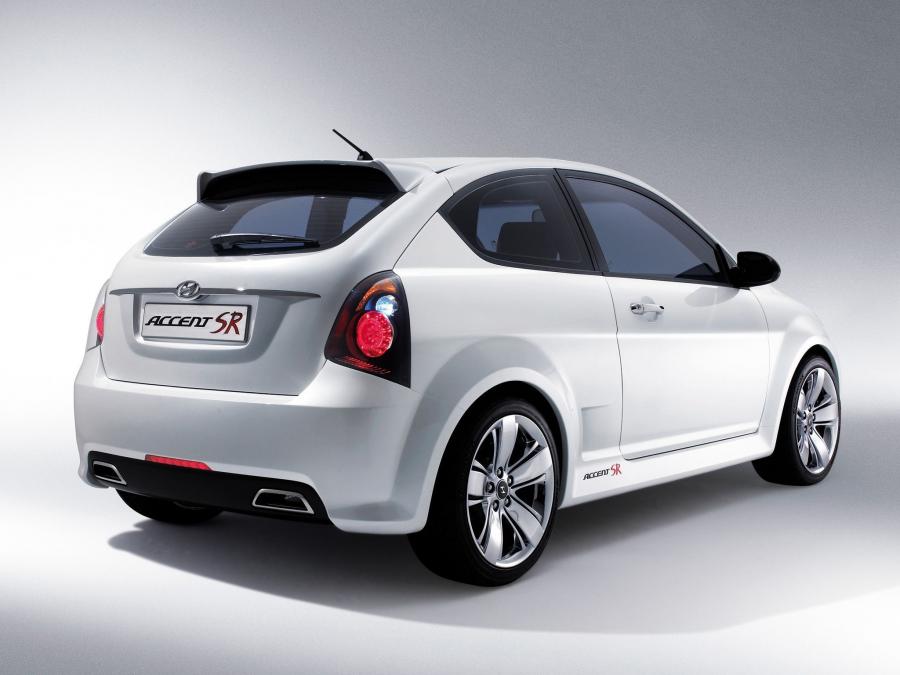  Hyundai Accent SR Concept 2005 года  (фото 12 из 14)